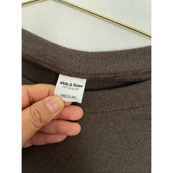 EBB & FLOW Yoga Cropped Top Size Medium - Picture 3 of 6